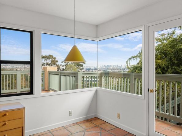 3038 Udall St, San Diego CA 92106