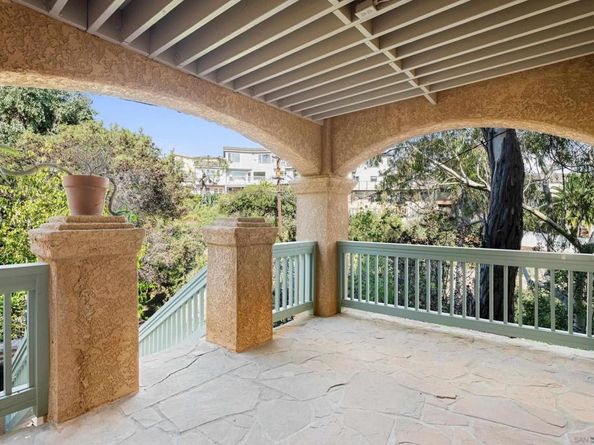 3038 Udall St, San Diego CA 92106