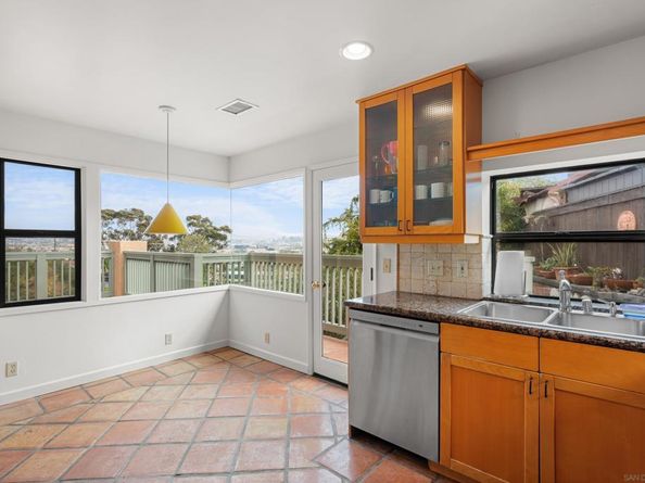 3038 Udall St, San Diego CA 92106