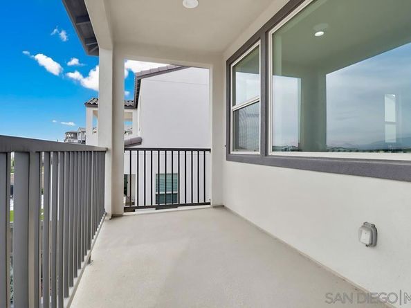 2083 Via Estancia, Chula Vista CA 91913