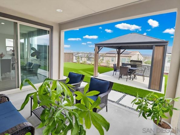 2083 Via Estancia, Chula Vista CA 91913