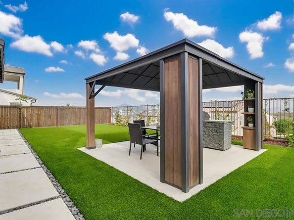 2083 Via Estancia, Chula Vista CA 91913