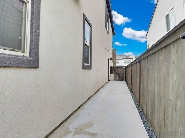 2083 Via Estancia, Chula Vista CA 91913