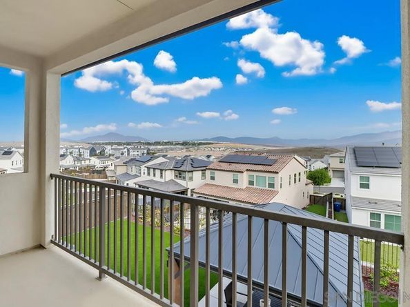 2083 Via Estancia, Chula Vista CA 91913