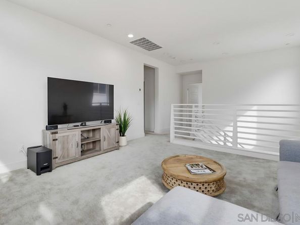 2083 Via Estancia, Chula Vista CA 91913