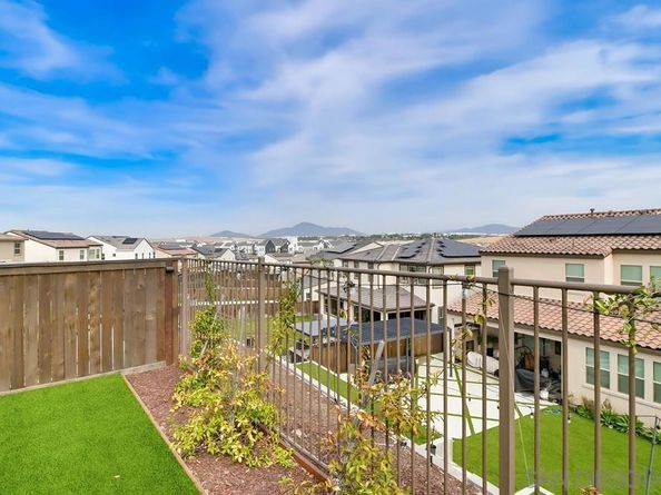 2083 Via Estancia, Chula Vista CA 91913