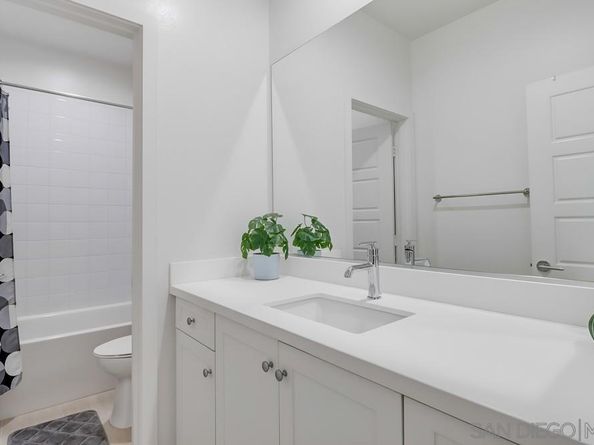 2083 Via Estancia, Chula Vista CA 91913