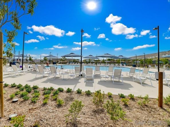 2083 Via Estancia, Chula Vista CA 91913