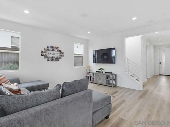 2083 Via Estancia, Chula Vista CA 91913