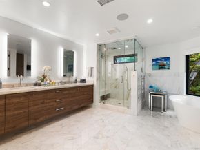 6887 Avenida Andorra, La Jolla CA 92037