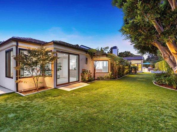 6887 Avenida Andorra, La Jolla CA 92037