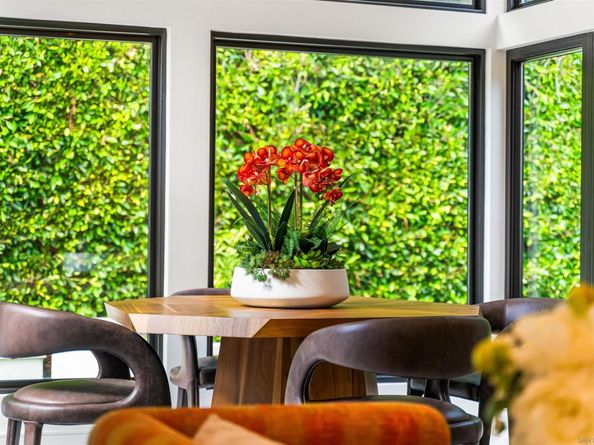 6887 Avenida Andorra, La Jolla CA 92037