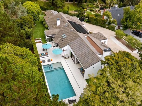 6887 Avenida Andorra, La Jolla CA 92037