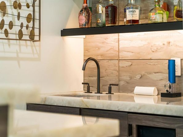 6887 Avenida Andorra, La Jolla CA 92037