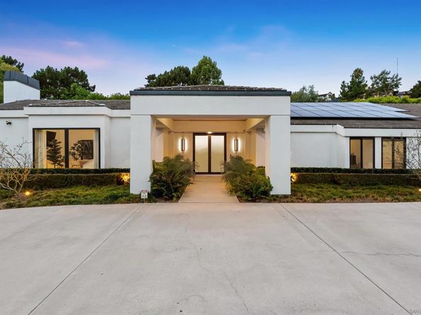 6887 Avenida Andorra, La Jolla CA 92037