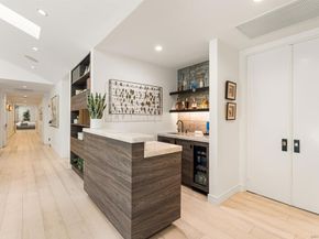 6887 Avenida Andorra, La Jolla CA 92037