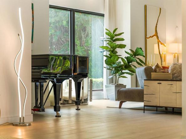 6887 Avenida Andorra, La Jolla CA 92037