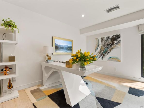 6887 Avenida Andorra, La Jolla CA 92037