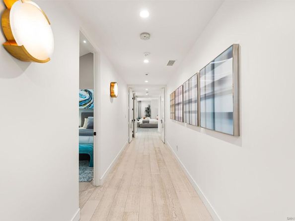 6887 Avenida Andorra, La Jolla CA 92037