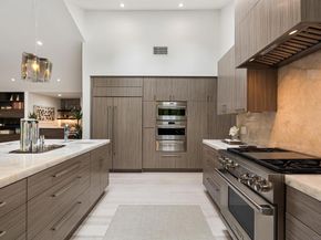 6887 Avenida Andorra, La Jolla CA 92037