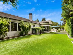 6887 Avenida Andorra, La Jolla CA 92037