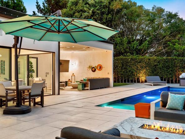 6887 Avenida Andorra, La Jolla CA 92037