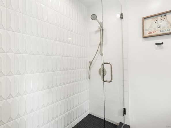 6887 Avenida Andorra, La Jolla CA 92037