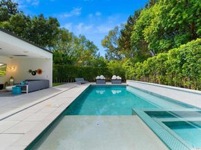 6887 Avenida Andorra, La Jolla CA 92037