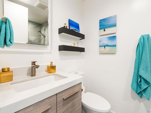 6887 Avenida Andorra, La Jolla CA 92037