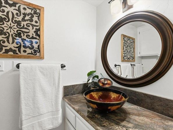 2630 Pirineos Way 5, Carlsbad CA 92009