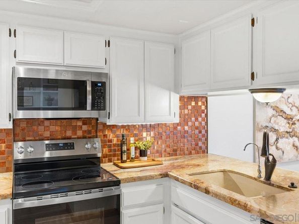 2630 Pirineos Way 5, Carlsbad CA 92009