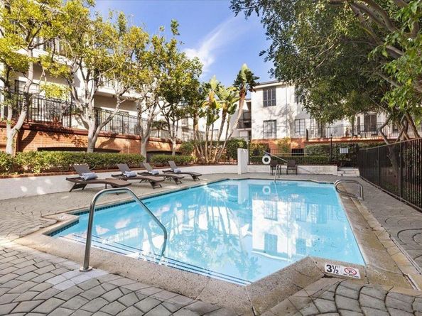 2630 Pirineos Way 5, Carlsbad CA 92009