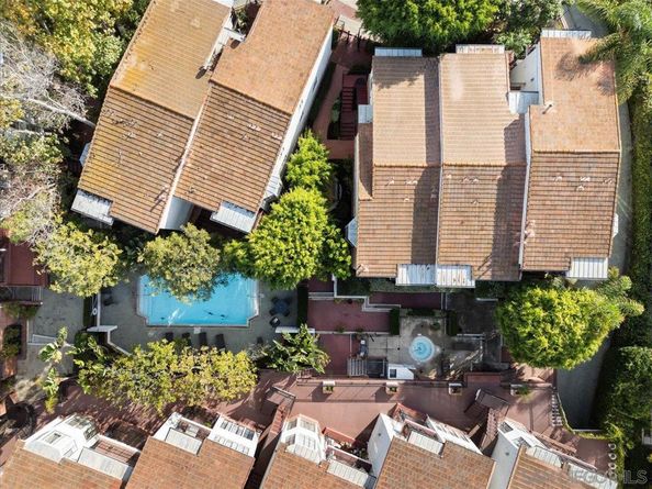 2630 Pirineos Way 5, Carlsbad CA 92009