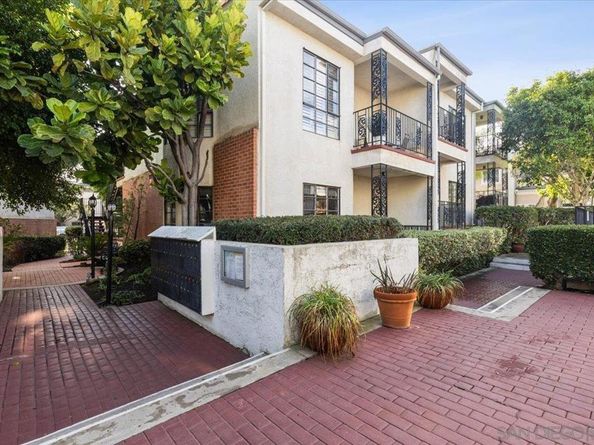 2630 Pirineos Way 5, Carlsbad CA 92009