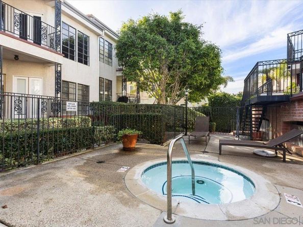 2630 Pirineos Way 5, Carlsbad CA 92009