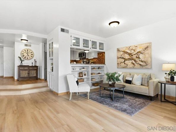 2630 Pirineos Way 5, Carlsbad CA 92009