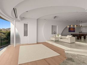 7455 Hillside Dr, La Jolla CA 92037