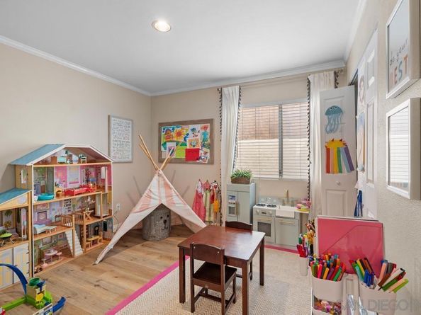 12848 Salmon River Rd, San Diego CA 92129