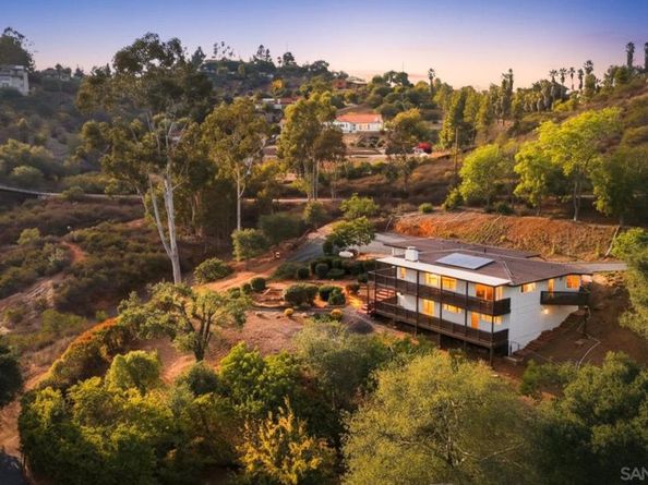 863 Via Rancho Pkwy, Escondido CA 92029