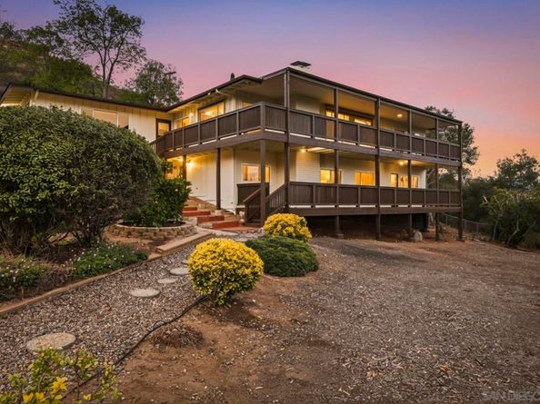 863 Via Rancho Pkwy, Escondido CA 92029