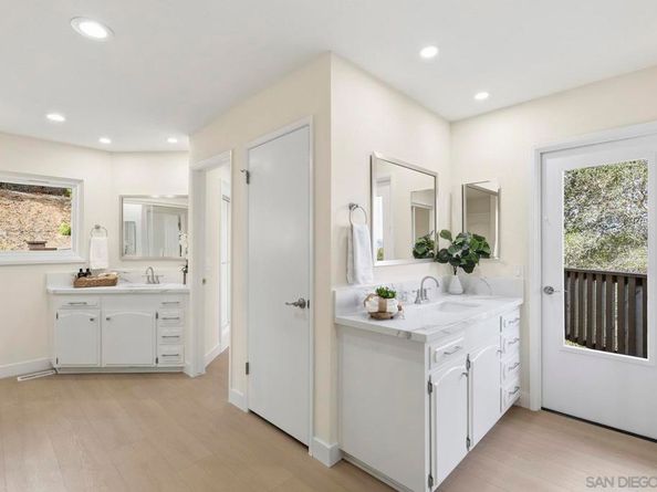 863 Via Rancho Pkwy, Escondido CA 92029