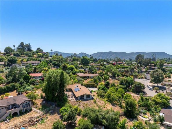 1109 Via La Cuesta, Escondido CA 92029