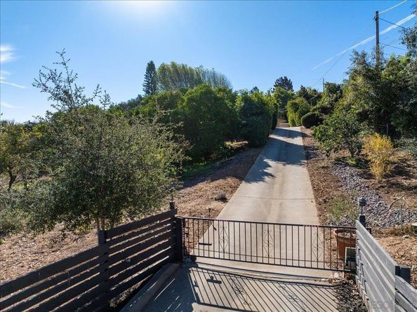1109 Via La Cuesta, Escondido CA 92029