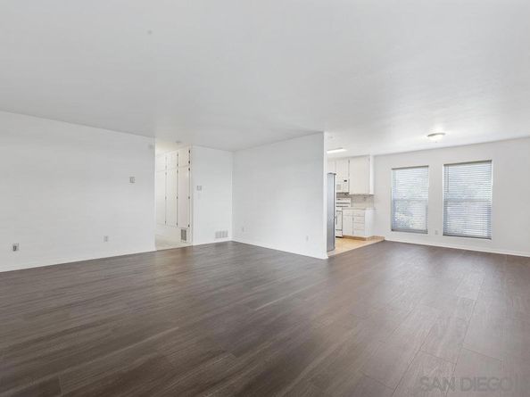 4851 Cole St 1, San Diego CA 92117