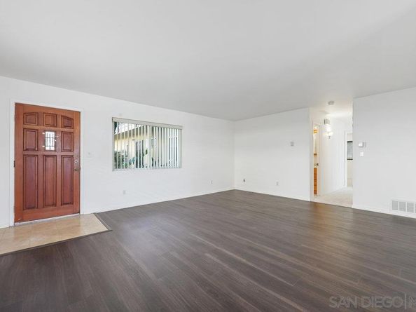 4851 Cole St 1, San Diego CA 92117