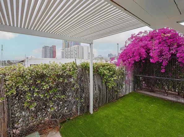 768 17th, San Diego CA 92101