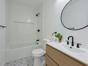 768 17th, San Diego CA 92101