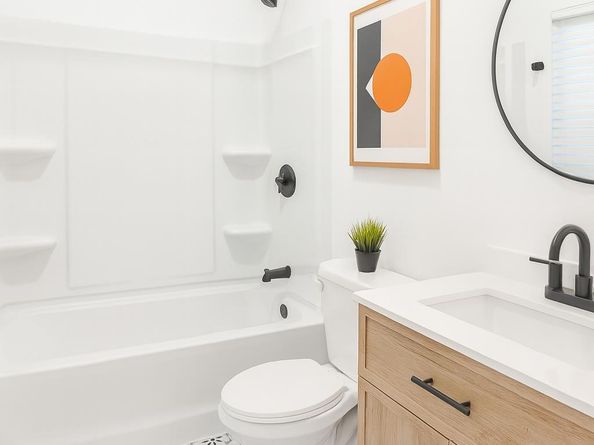 768 17th, San Diego CA 92101