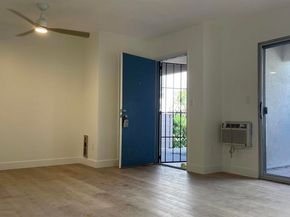 3266 Ashford St M, San Diego CA 92111