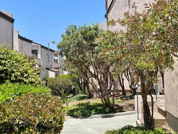 3266 Ashford St M, San Diego CA 92111